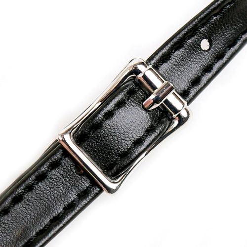 Силиконовый кляп-шар черного цвета на тонком ремешке