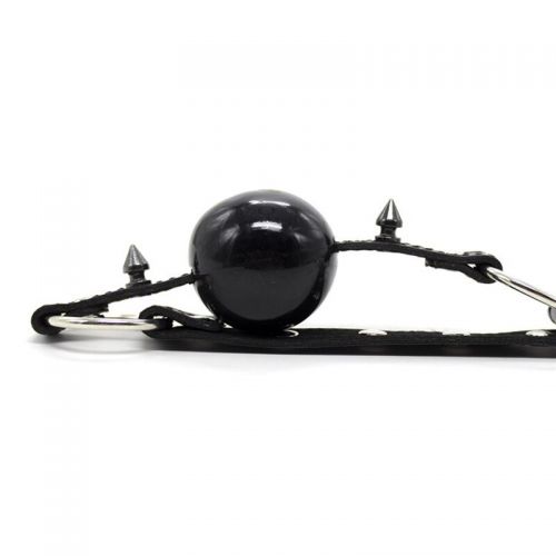 Силиконовый кляп-шар с заклепками и шипами