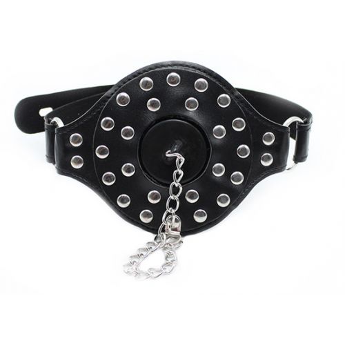 Черный кляп-затычка декорированный заклепками