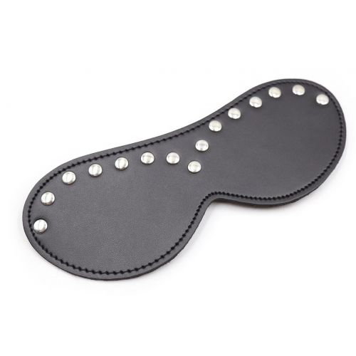 Чёрная БДСМ маска с металлическими заклепками