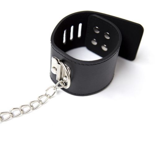 Бондажные поножи черного цвета с цепочкой