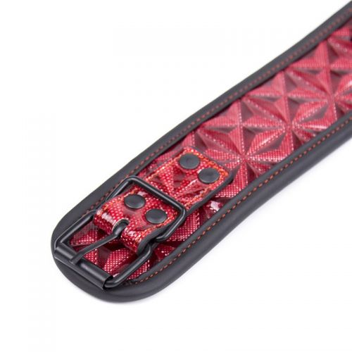 Дизайнерский красный ошейник на поводке 