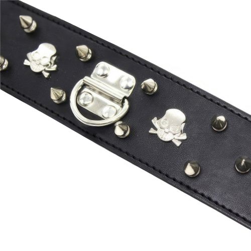 Широкий черный ошейник с шипами