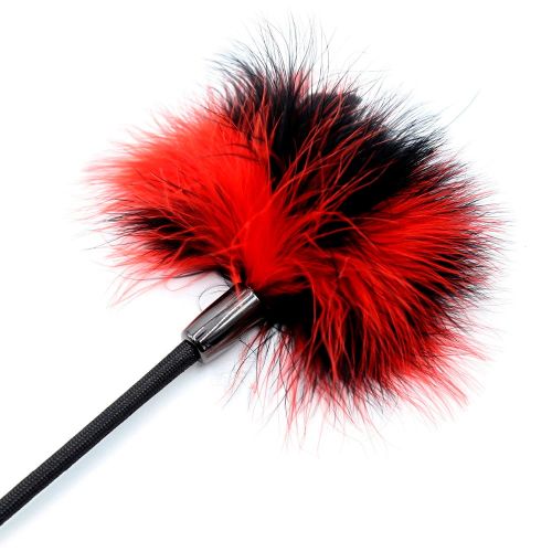 Стек-тиклер черный с черно-красными перьями 49 см