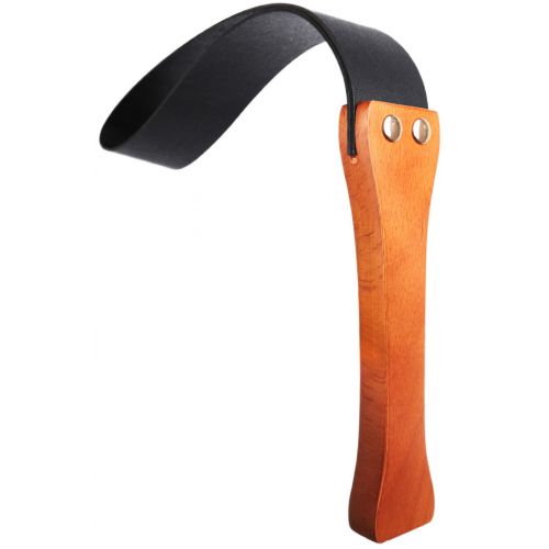 Черная шлепалка с деревянной ручкой 