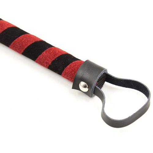 Компактная красно-черная плеть из замши 27 см