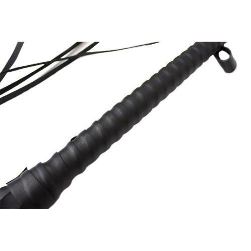 Классическая черная плеть с удлиненной рукояткой