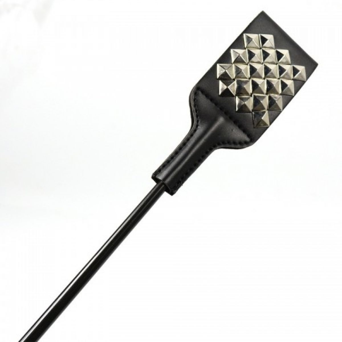 Стек черный декорированный заклёпками 