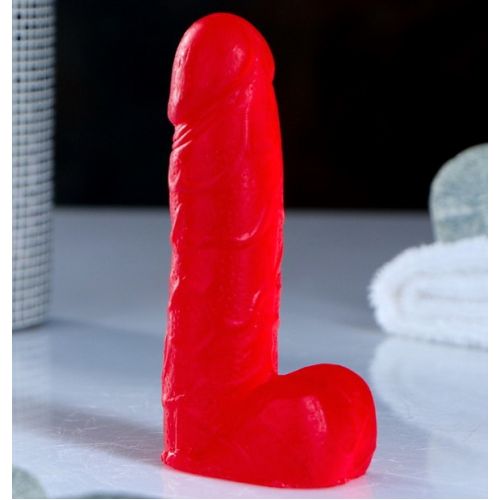 Фигурное красное мыло Фаворит 12 см, с ароматом земляники, 95 гр