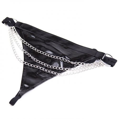 Топ из металлических цепочек и трусики