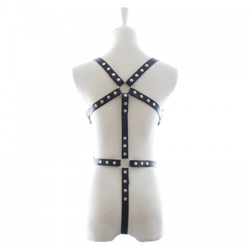 Эффектная сбруя-боди с заклепками