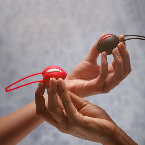 Шарик вагинальный Smartballs Uno черно-малиновый