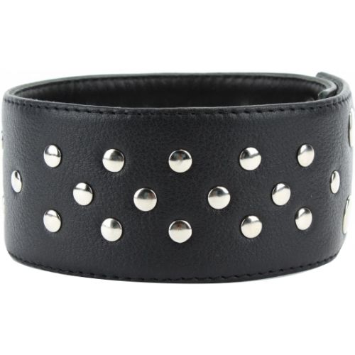 Широкий кожаный чокер с заклепками