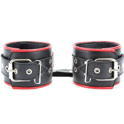 Наручники из натуральной кожи с окантовкой и двумя полукольцами черно-красные