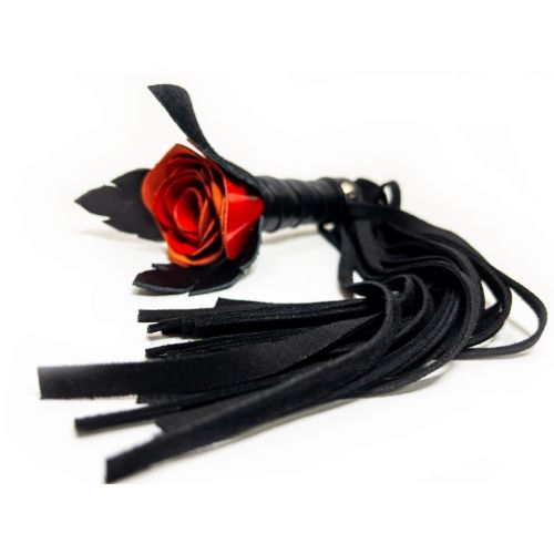 Кожаная плеть Красная Роза с замшевыми хвостами