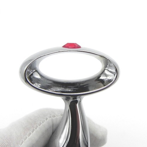 Серебристая втулка с изогнутым телом и двумя звеньями из стали