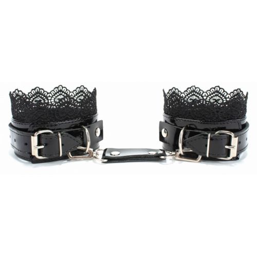 Наручники из лаковой кожи с черным кружевом