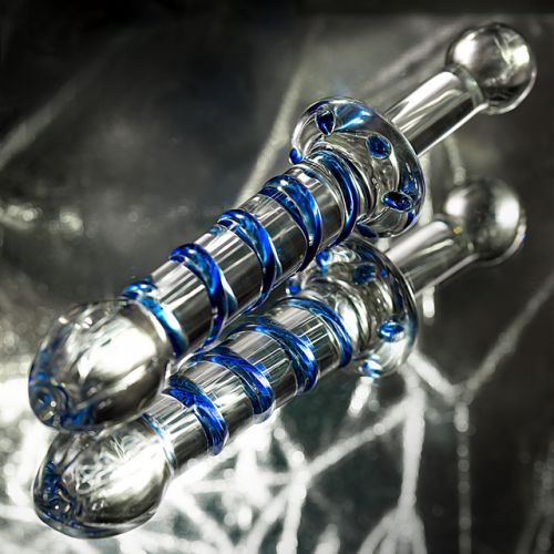 Двусторонний стеклянный фаллоимитатор с массажным рельефом