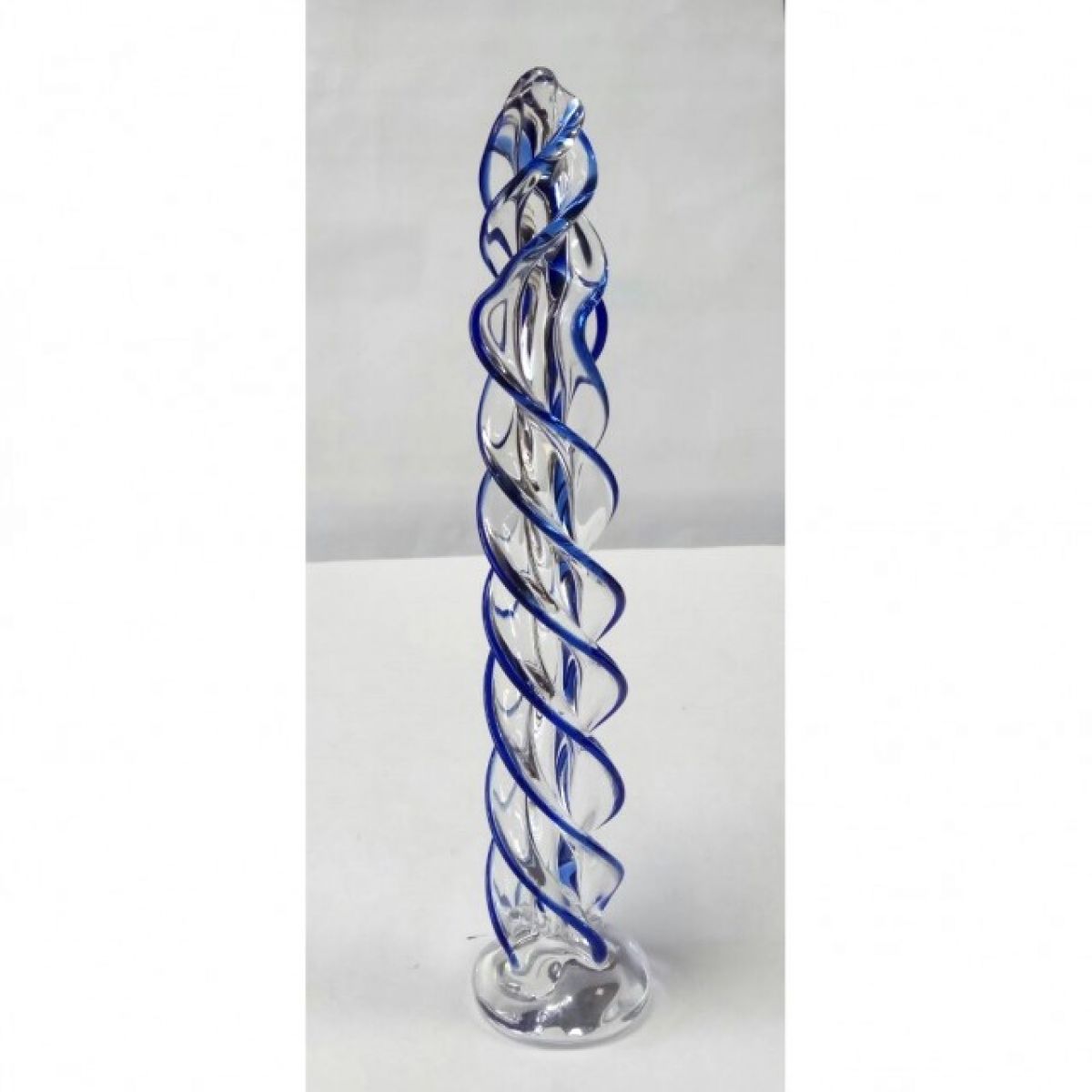 Фаллоимитатор из стекла спиральный