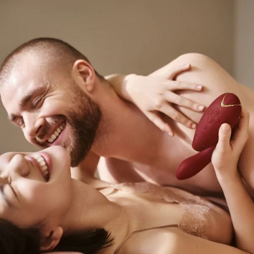 Роскошный вакуумный вибростимулятор для G точки и клитора Womanizer Duo 2 бордовый